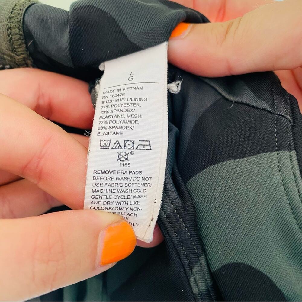 NEW OLD NAVY Green Black Grey Camo Camorflage Print Cropped Racerback Tank Top L - Picture 7 of 8